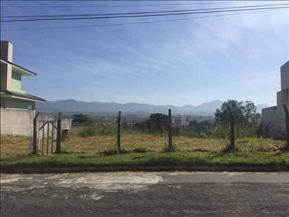 Terreno à Venda