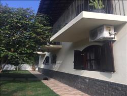 Casa à Venda