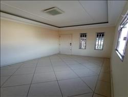 Casa à Venda